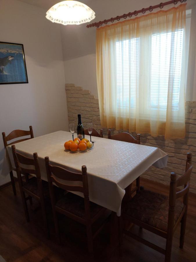 Apartmani Tatjana Okrug Gornji Exterior photo