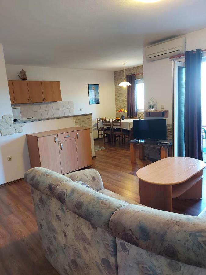 Apartmani Tatjana Okrug Gornji Exterior photo