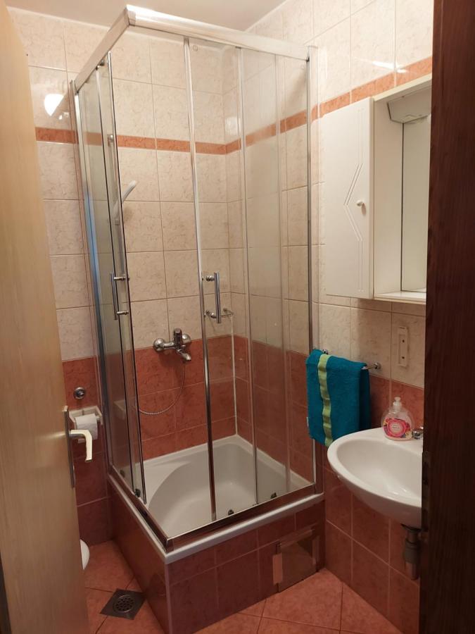 Apartmani Tatjana Okrug Gornji Exterior photo