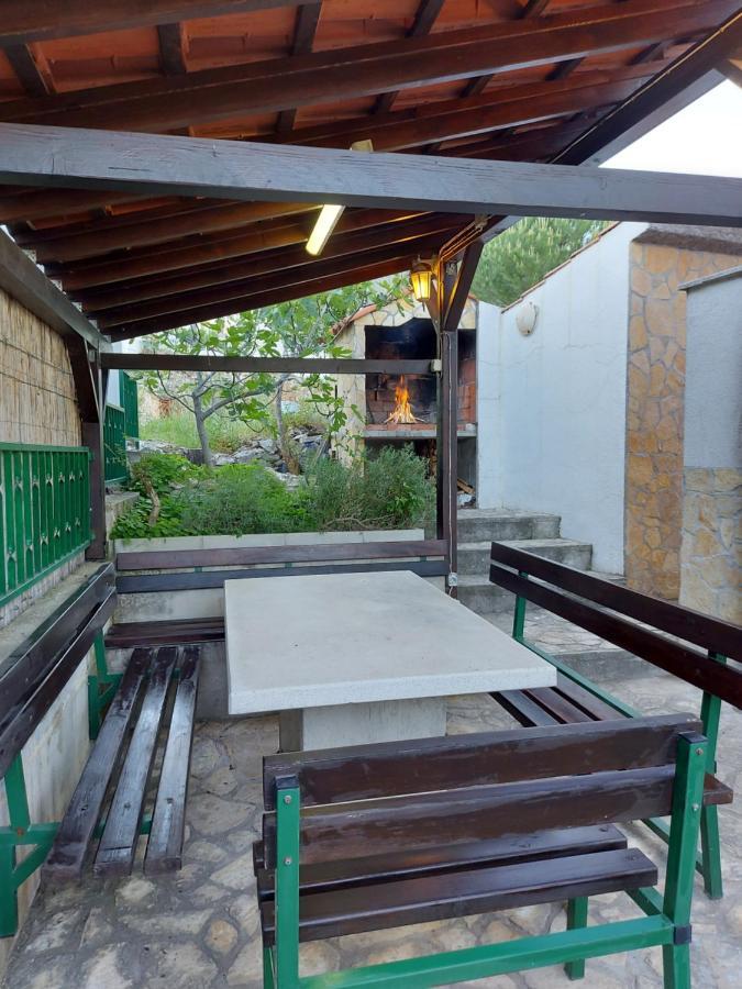 Apartmani Tatjana Okrug Gornji Exterior photo